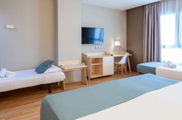 Hotel Olympia 4 stars Valencia <br /> MotoGP Valencia Racetrack